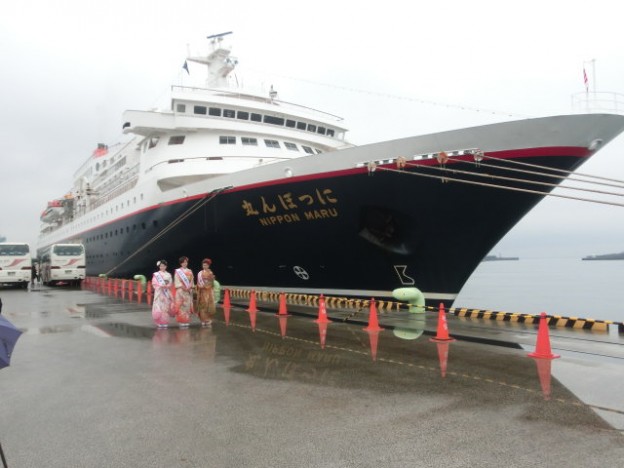 田子の浦港に客船が富士山観光として初寄港