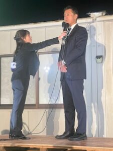 自民党細野氏圧倒的な勝利。
