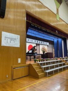 卒業式でウルウル。